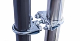 STORM-PROOF - Sonnenschirmhalter für runde Geländer, Schirmstockdurchmesser von 32mm bis 38mm, stabile 2-Punkt-Befestigung komplett aus Stahl - 1