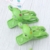 IMIKEYA 4 Stück Kunststoff Cartoon Frosch Form Clips Strand Handtuch Klammern Kleidung Steppdecke Klammern Jumbo Größe (grün) - 5