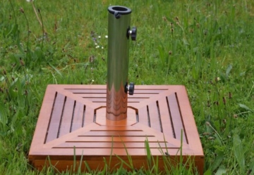 Nexos Sonnenschirm-Ständer Granit grau eckig mit Holzverkleidung rot-braun Reduzierhülsen Edelstahl-Hülse 50 x 50cm 40 kg - 5