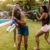 infinitoo Wasserpistole Spritzpistole Water Gun mit 1000ml Wassertank, 8-10 Meter Reichweite Blaster Spielzeug für Kinder, Erwachsene Party Garten Strand Pool etc. - 3