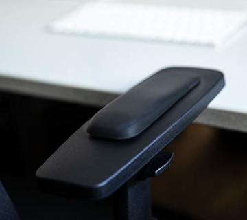 Gel-Buddy chair Die Armauflage für den Bürostuhl Gaming-Stuhl oder Schreibtischstuhl, Farbe:schwarz, Größe:15 x 5cm - 2