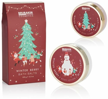 BRUBAKER Cosmetics Bade- und Dusch Set Winter Beeren Duft - 7-teiliges Geschenkset im weihnachtlichen Pflanzkasten mit Handtuch Weihnachten - Weihnachtsset für Frauen und Männer - 3