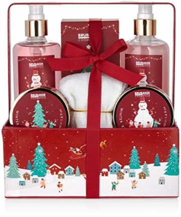 BRUBAKER Cosmetics Bade- und Dusch Set Winter Beeren Duft - 7-teiliges Geschenkset im weihnachtlichen Pflanzkasten mit Handtuch Weihnachten - Weihnachtsset für Frauen und Männer - 1